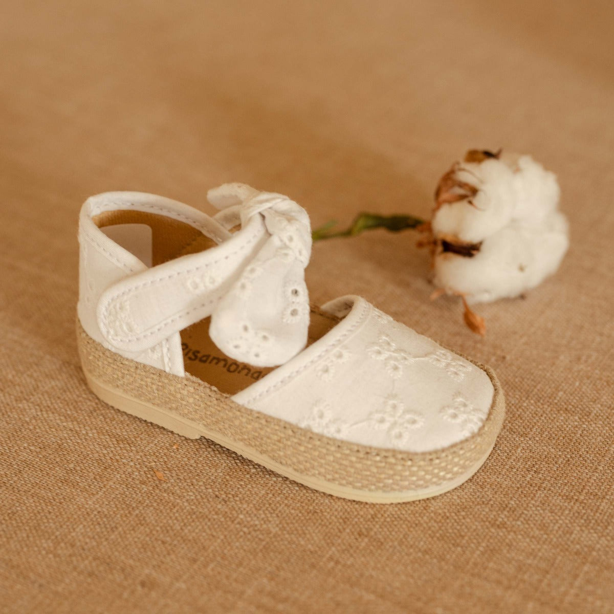 BALLERINES BRODEES BLANC - Ref. 1799